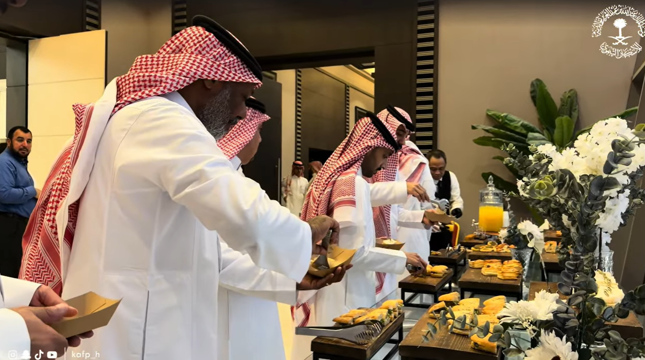 في أجواءٍ اتسمت بالبهجة، تُقيم المؤسسة حفل معايدة لمنسوبيها بمناسبة عيد الفطر المبارك
