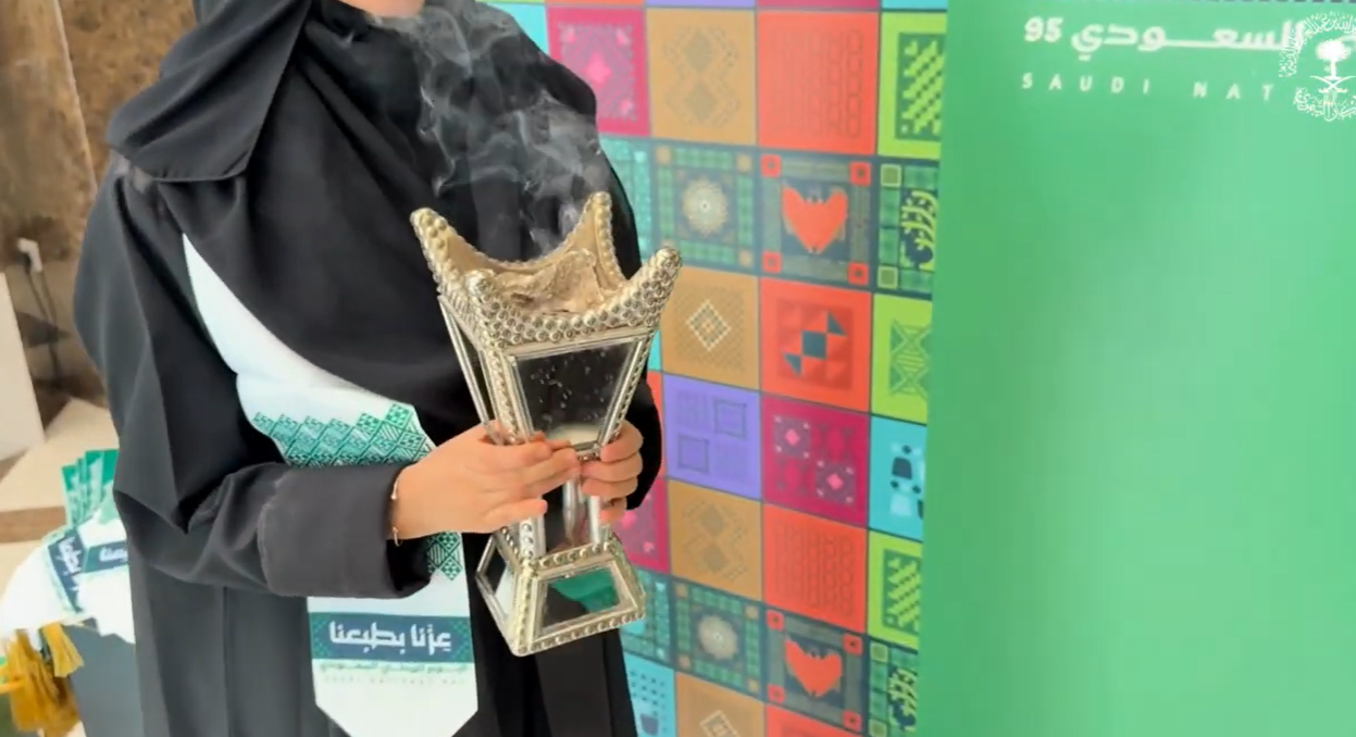  وطنٌ يزهر، ورسالةٌ تتجدد..من احتفال منسوبينا في اليوم الوطني السعودي95